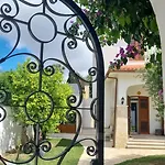 לינה וארוחת בוקר Guajira בארי